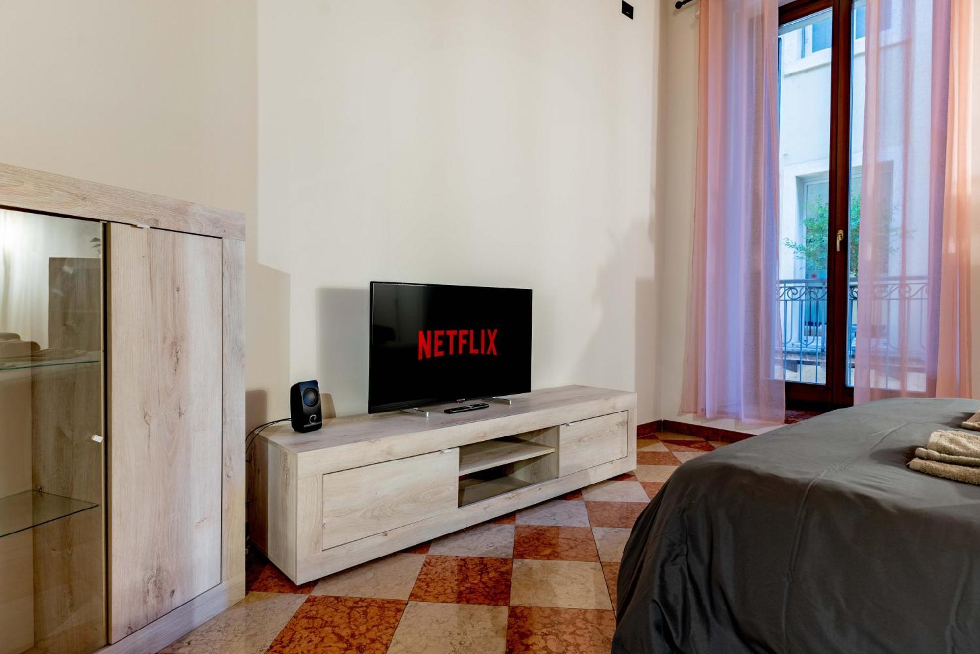 -Near Arena & Giuletta- Pet Friendly Mazzini Palace Βερόνα Εξωτερικό φωτογραφία