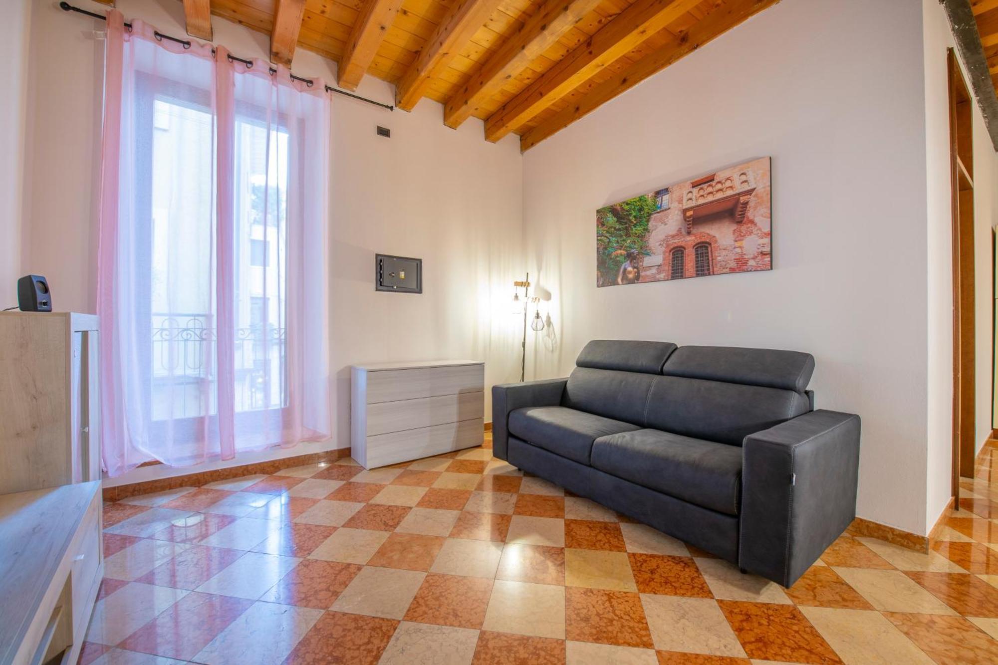 -Near Arena & Giuletta- Pet Friendly Mazzini Palace Βερόνα Εξωτερικό φωτογραφία