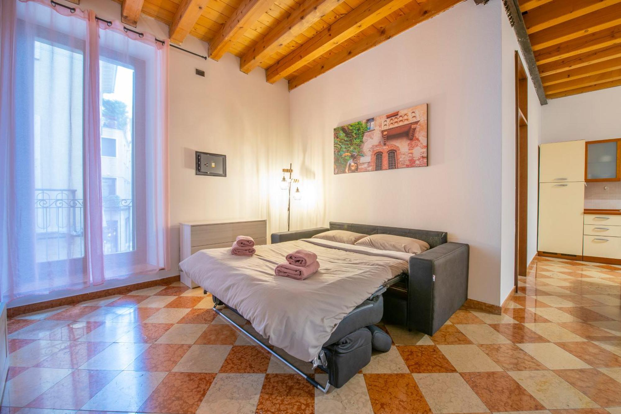 -Near Arena & Giuletta- Pet Friendly Mazzini Palace Βερόνα Εξωτερικό φωτογραφία